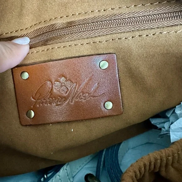 Patricia Nash White and Gray Shoulder Bag with Knit Texture - Picture 7 of 11